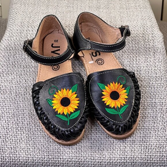 Sunflower Shoes - JVS Artisanal Women's Sunflower Black Leather Mexican Made Huarache Size 6.5 US